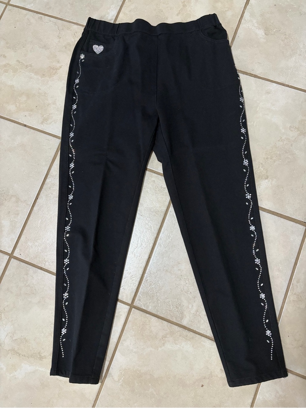 Quacker Factory Black Cropped pull on Women's Jeans with Side Rhinestone Detail